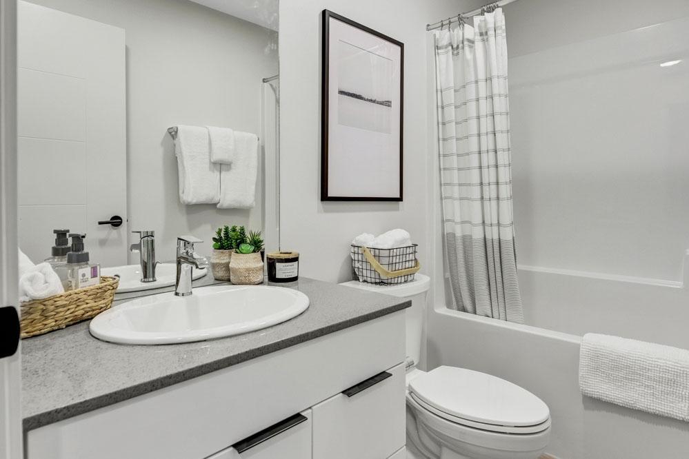 Edmonton 5394 Admiral Girouard Street NW $1405 🇨🇦