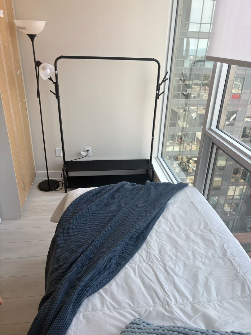 15 Mercer Street - Toronto, ON - Room $1200 🇨🇦