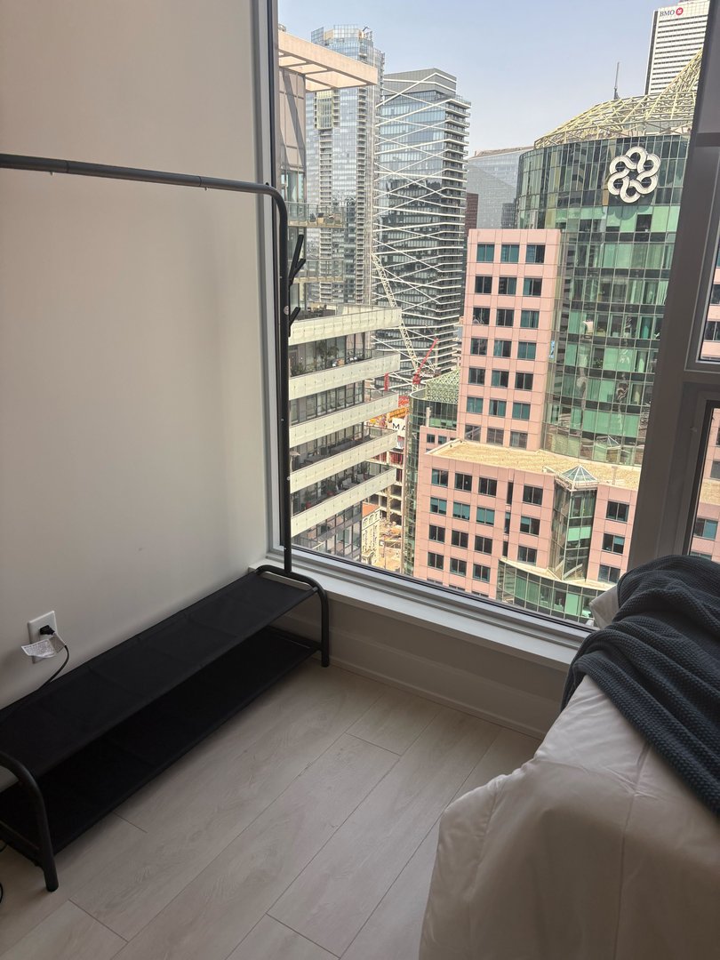 15 Mercer Street - Toronto, ON - Room $1200 🇨🇦