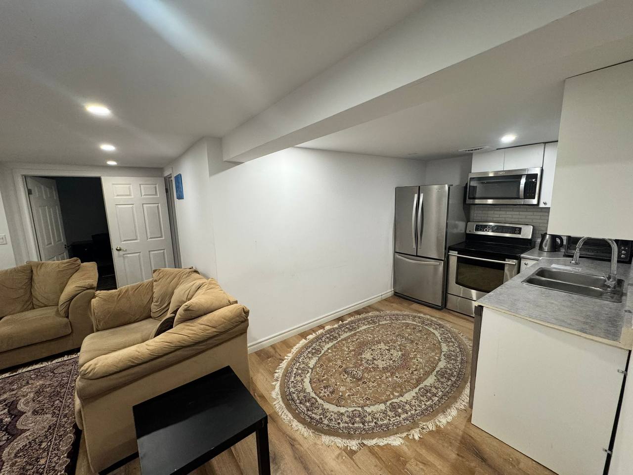 Furnished Female room in Thornhill 980$ 🇨🇦