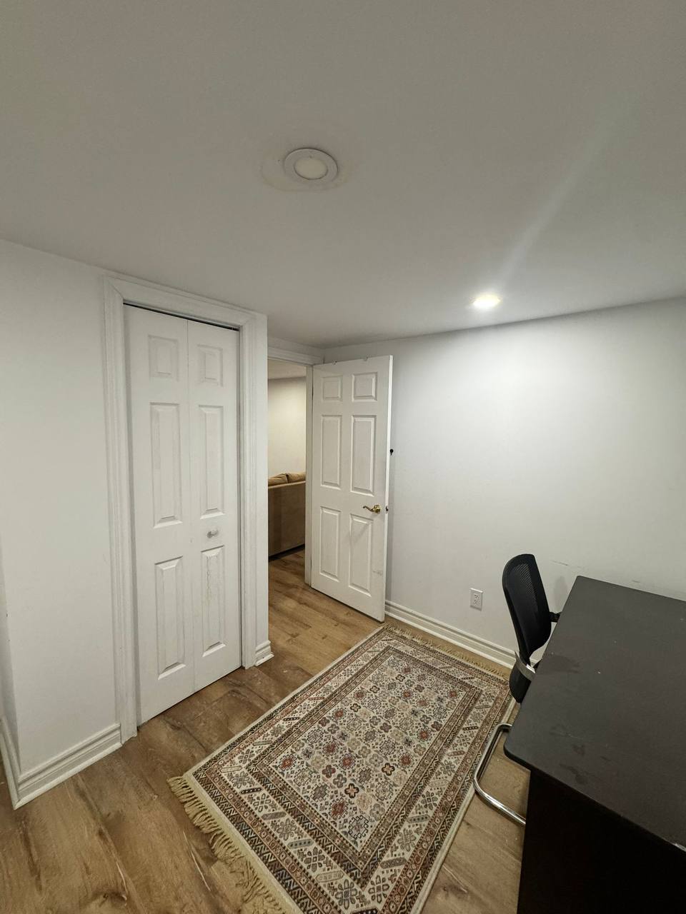 Furnished Female room in Thornhill 980$ 🇨🇦