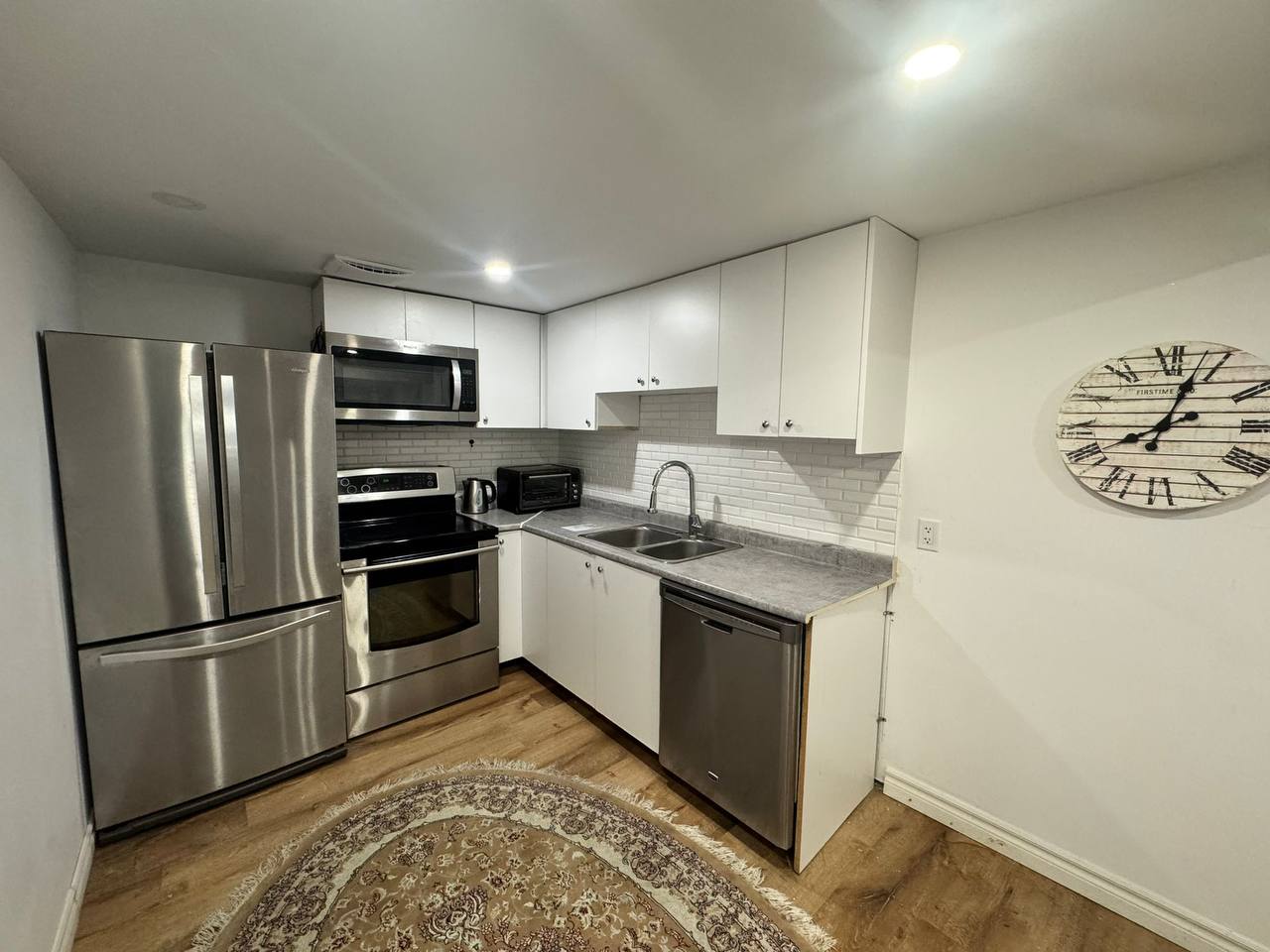 Furnished Female room in Thornhill 980$ 🇨🇦