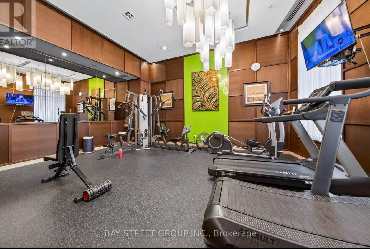 16th-Floor Condo in North York 1300$ 🇨🇦