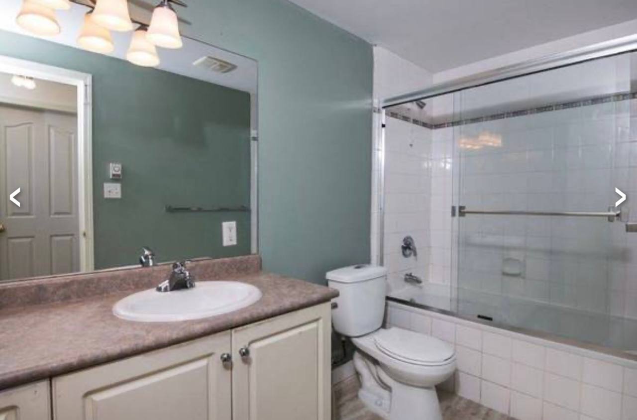 Female room in west vancouver 1400$ 🇨🇦
